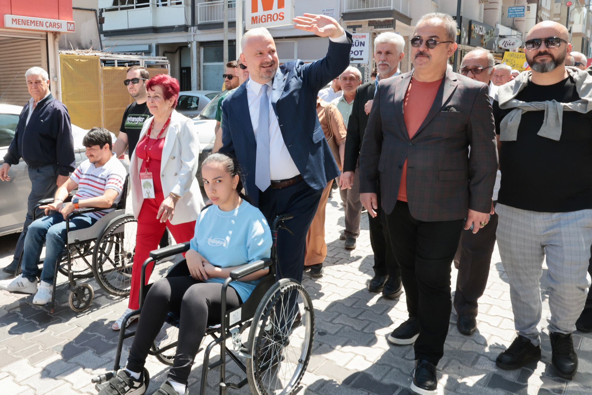 Menemen’de sevgiye ve umuda engel yok
