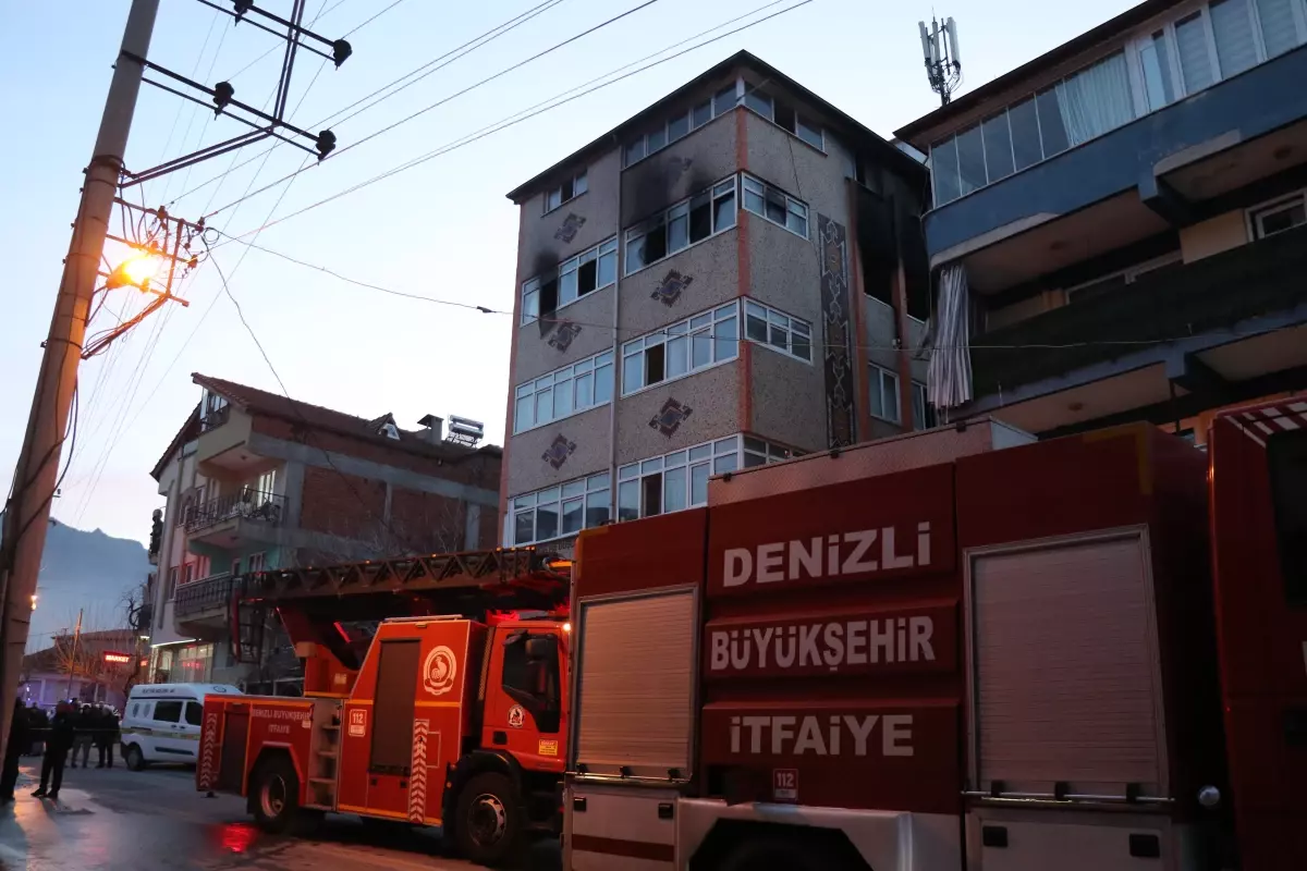 Denizli'de sobadan çıkan yangında çocuğunu 4. kattan bırakarak kurtaran anne hayatını kaybetti