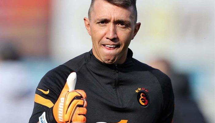 Galatasaray'da Muslera gelişmesi! Sarı-kırmızılı yönetim masaya oturmaya hazır