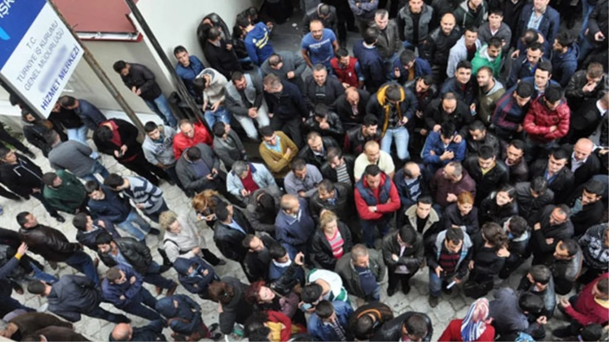 Türkiye'de işsizlik Kasım 2012'den bu yana en düşük seviyeye geriledi